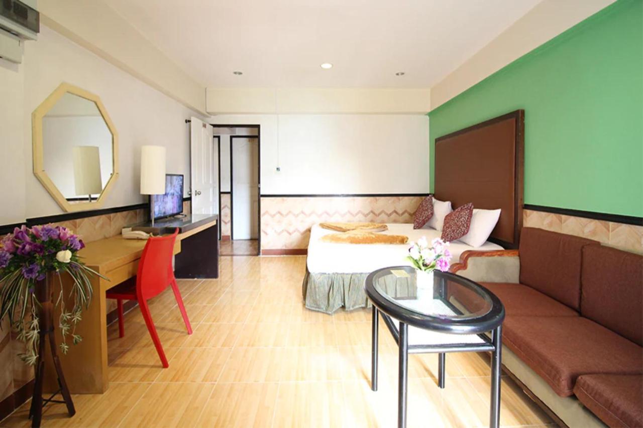 Kaya Place Bangkok Buitenkant foto