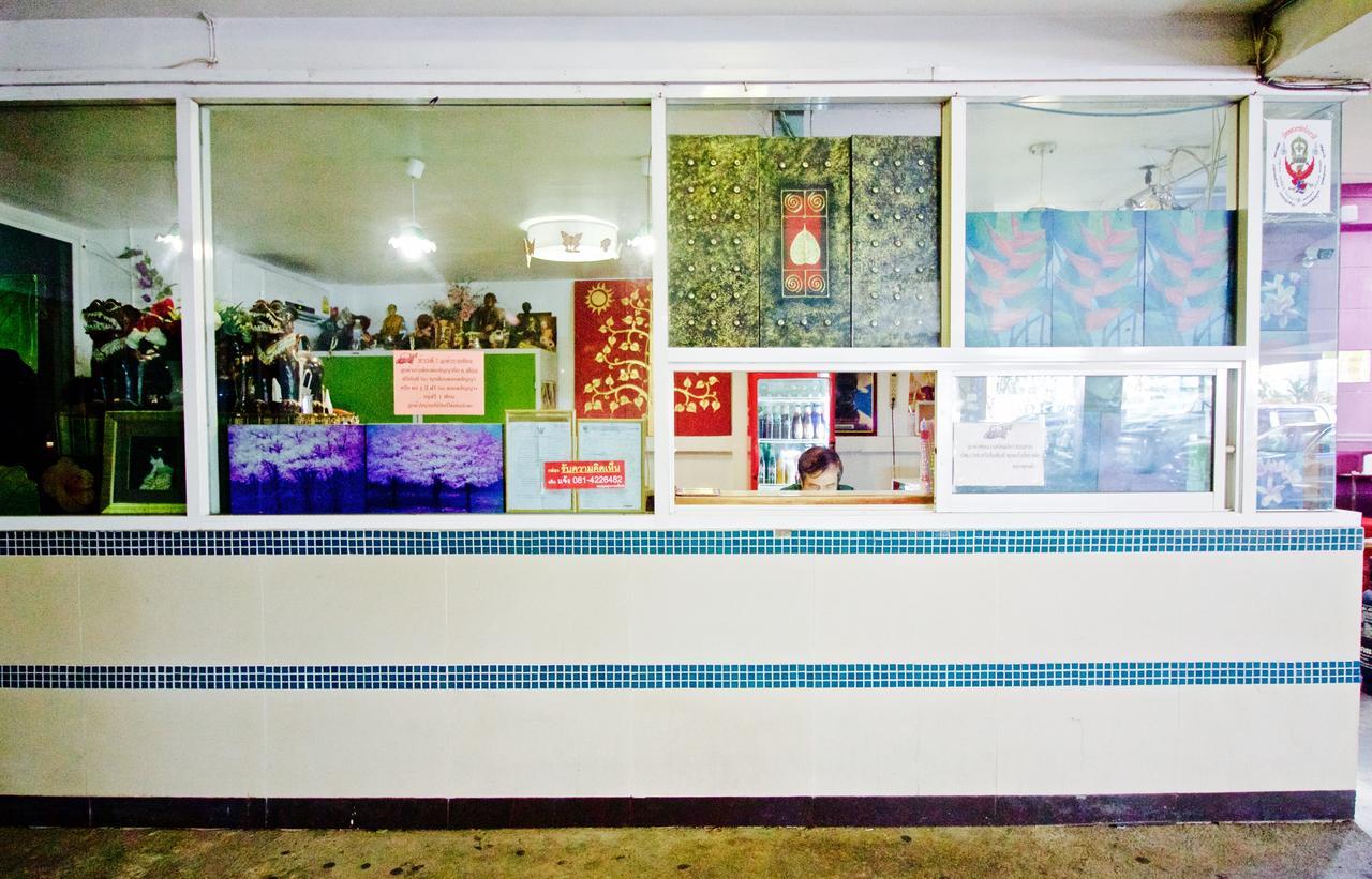 Kaya Place Bangkok Buitenkant foto